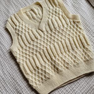Vintage chunky knit sweater vest